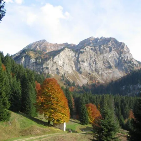 Les Montagnes شقة بيلوفو